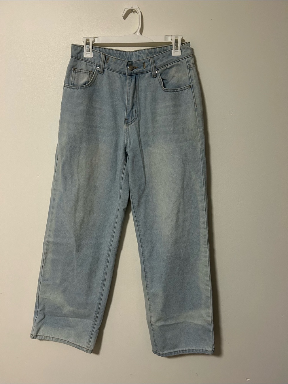 Light Wash Women’s Straight Leg Jeans